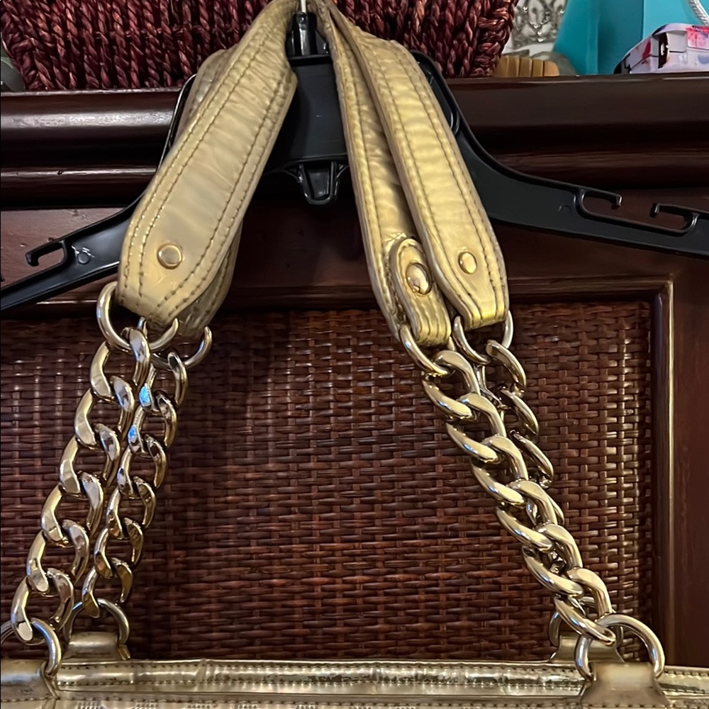 💎FINAL MARKDOWN💎Michael Kors Stunning Gold Shoulder Bag with Chain Straps - Picture 3 of 16